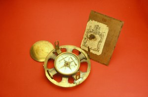 Plain theodolite with trade card on inside of case lid, c.1780